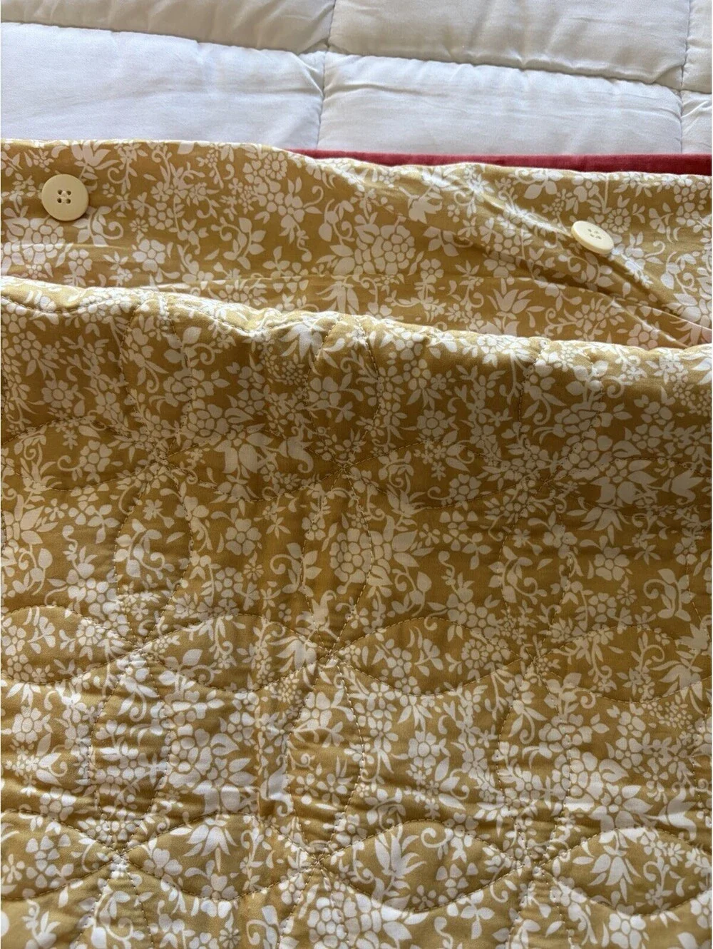 Martha Stewart Collection Cabin Flowers Shams Standard 21.5x27” Cotton Quilted